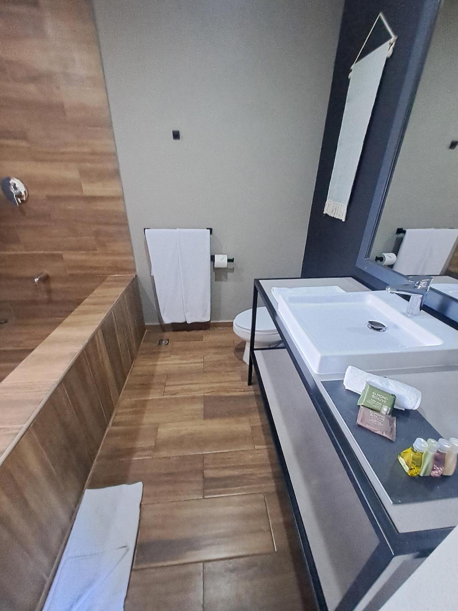 Cardedeu Hotel Lago De Coatepeque El Congo Екстер'єр фото